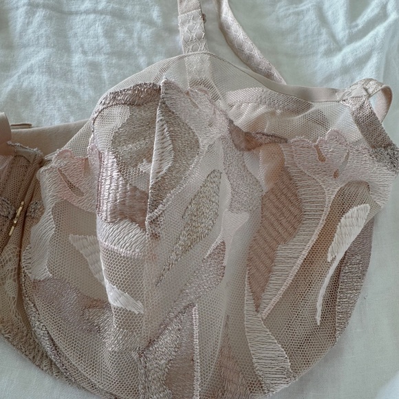 Bra - Picture 2 of 3